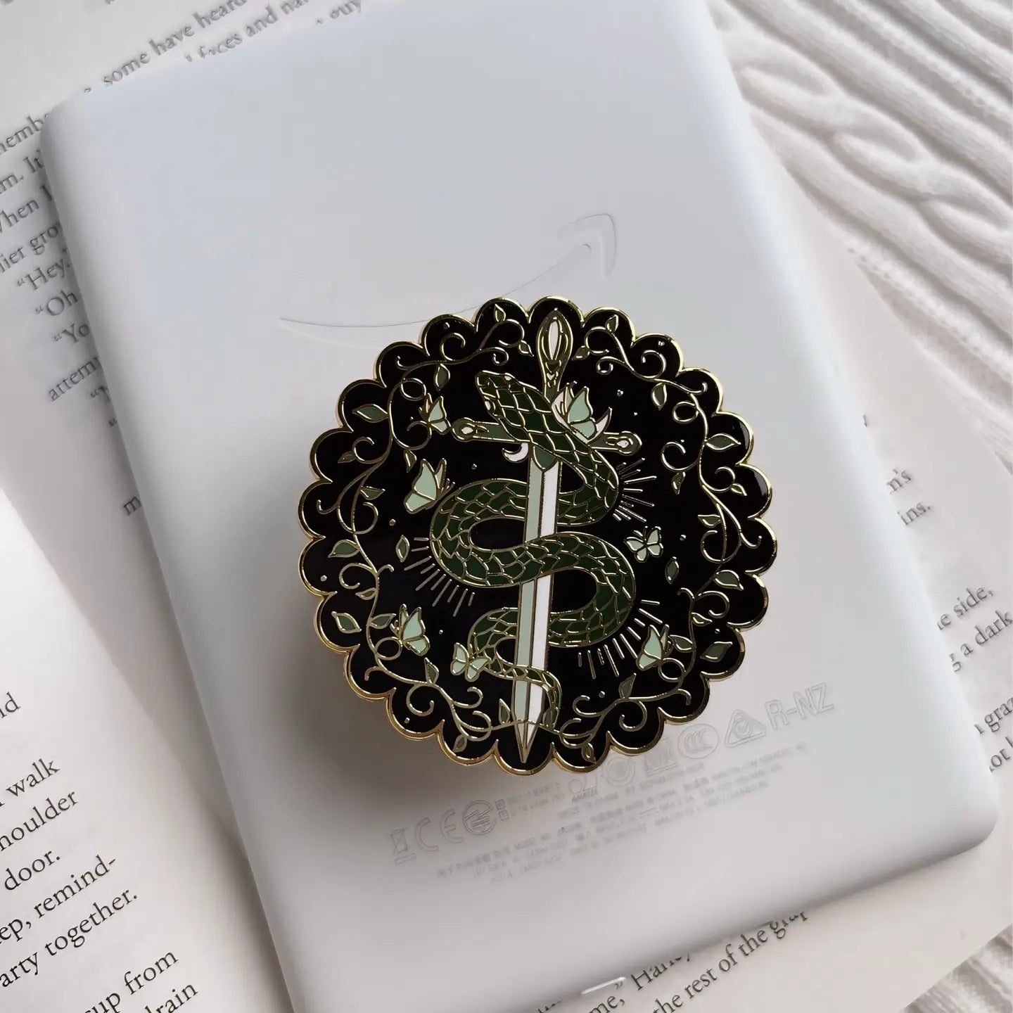 Gold Serpent E-Reader Grip