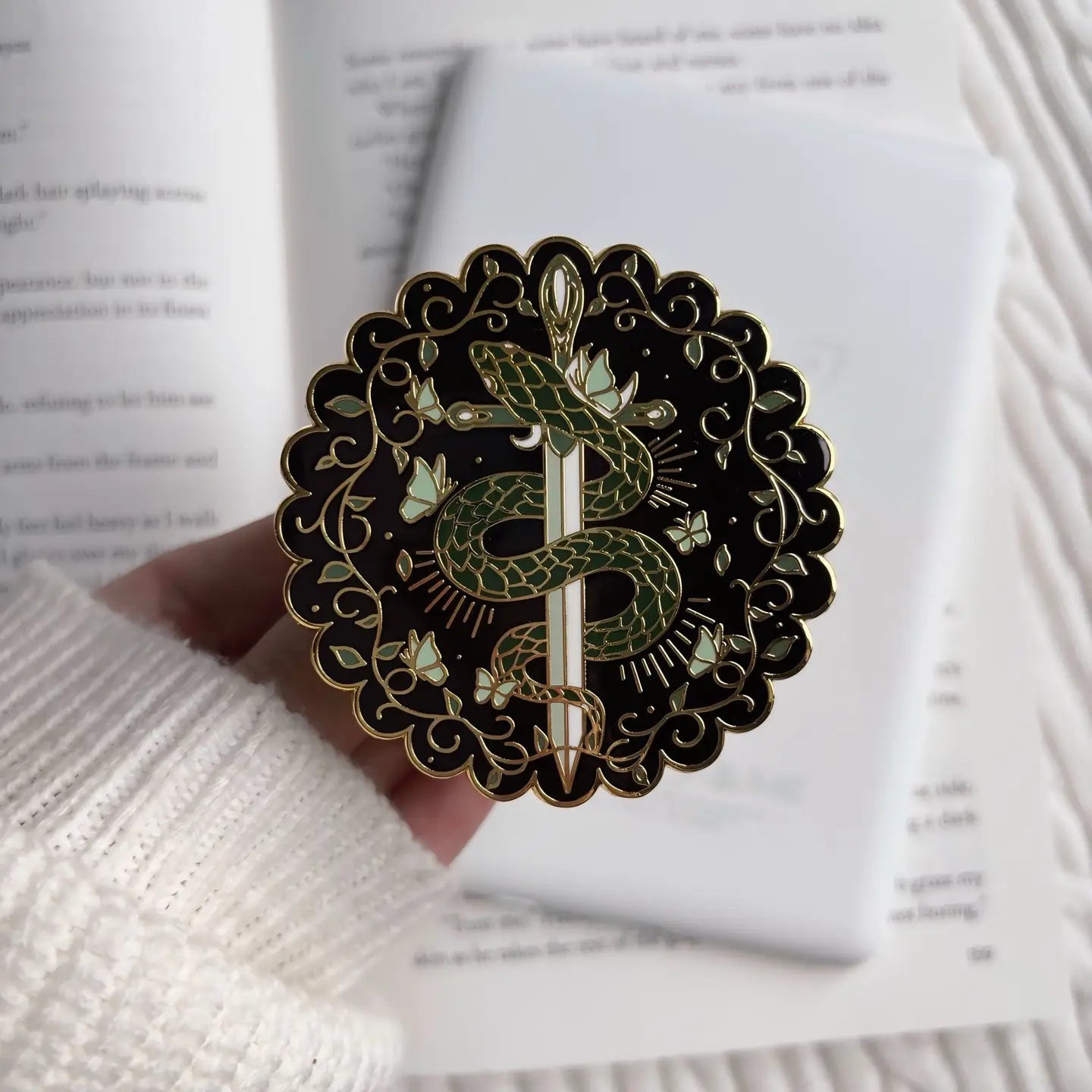 Gold Serpent E-Reader Grip